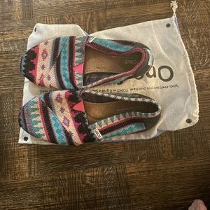 Toms shoes